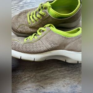 Women’s Dansko shoes size 36